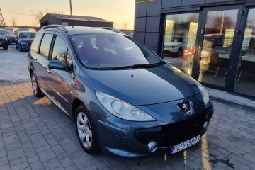 2.0 Benzyna Automat Panorama Radio CD Klimatyzacja Kredyt