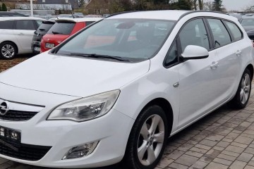 1.4 Turbo Benzyna Nawigacja Tempomat Klimatyzacja Centralny Zamek