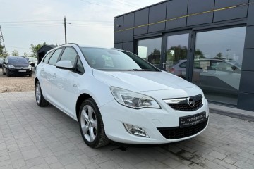 1.4 Turbo Benzyna Nawigacja Tempomat Klimatyzacja Centralny Zamek