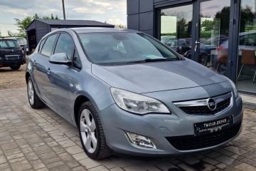 1.4 Turbo-Benzyna Tempomat Radio CD Nawigacja Alufelgi Czujniki
