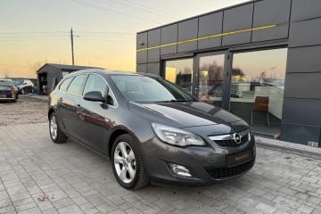 1.4 Turbo Benzyna Nawigacja Tempomat Klimatyzacja Centralny Zamek