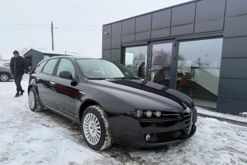 1.8 Benzyna Klimatyzacja Alufelgi Czujniki Centralny Zamek