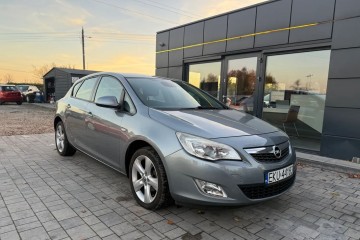 1.4 Turbo-Benzyna Tempomat Radio CD Nawigacja Alufelgi Czujniki